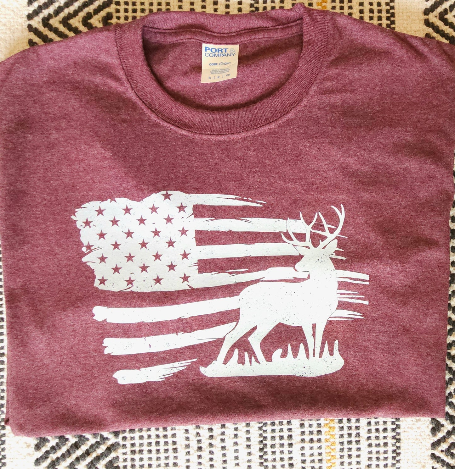 Deer Print Tee Shirt, Deer and Flag Print T-Shirt, Comfy Men's T-Shirt